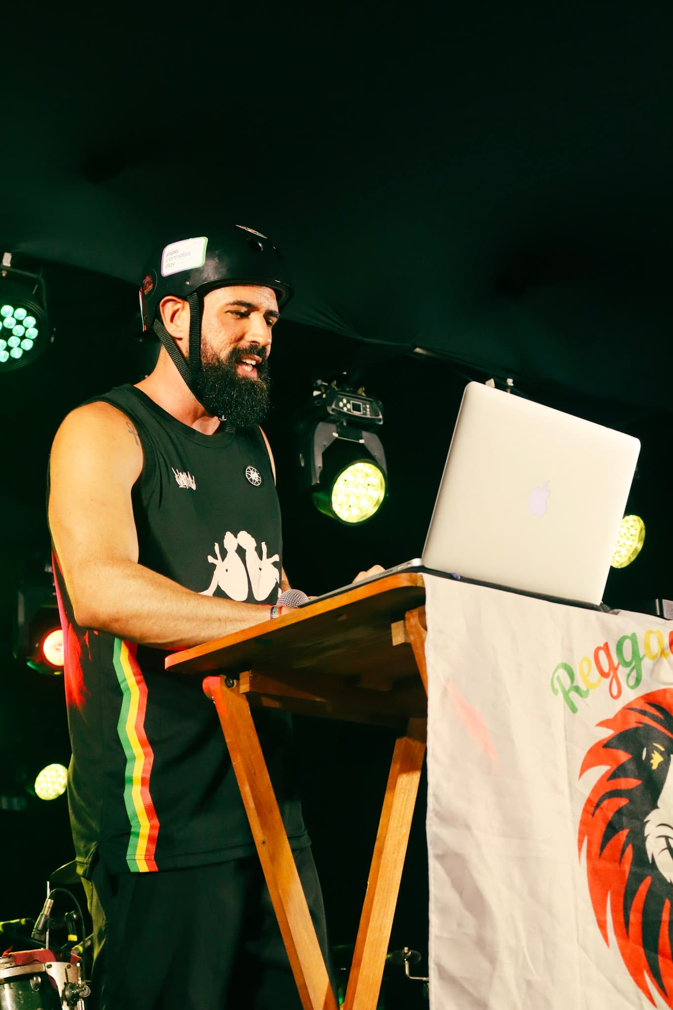 Jubi Roots no comando do projeto Reggae Sagrado